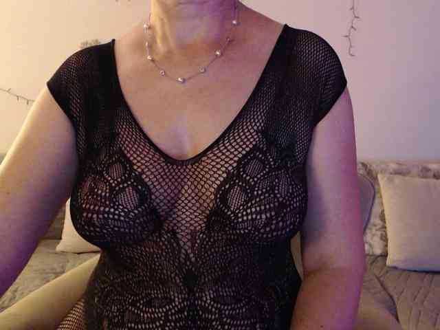 goodSnowQueen webcam