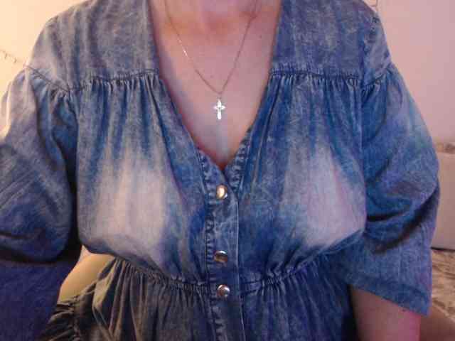 goodSnowQueen webcam