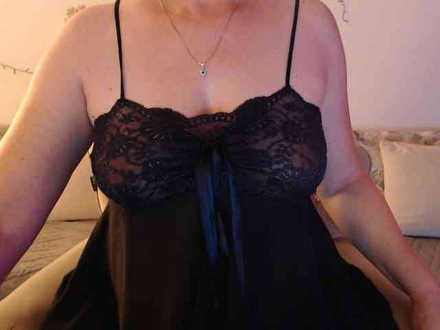 goodSnowQueen webcam
