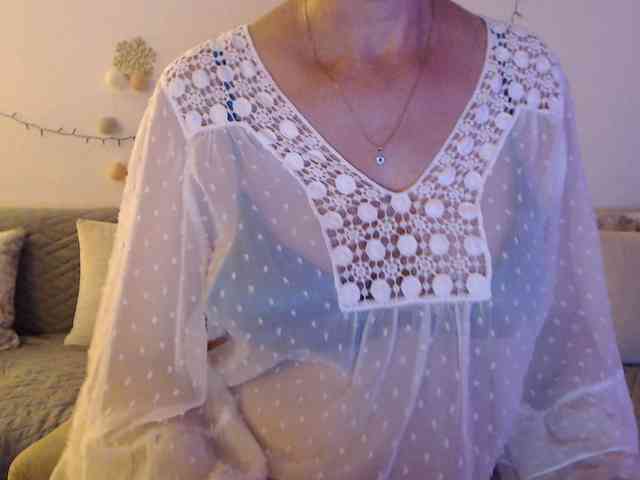 goodSnowQueen webcam