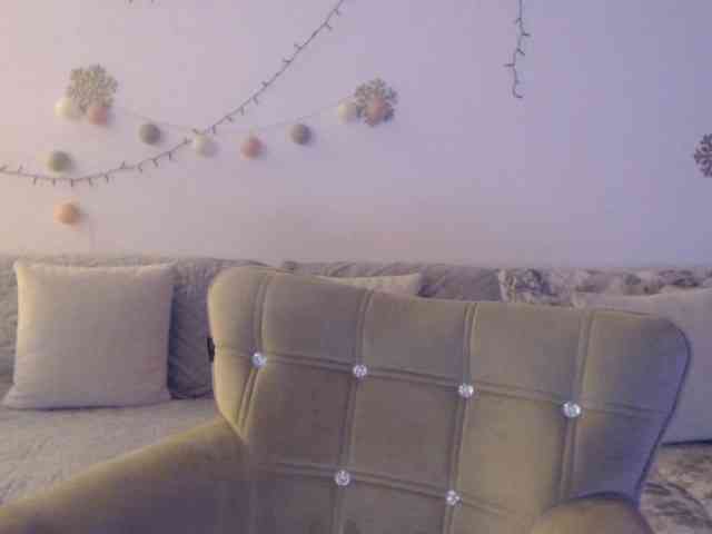 goodSnowQueen webcam