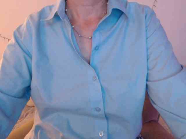 goodSnowQueen webcam