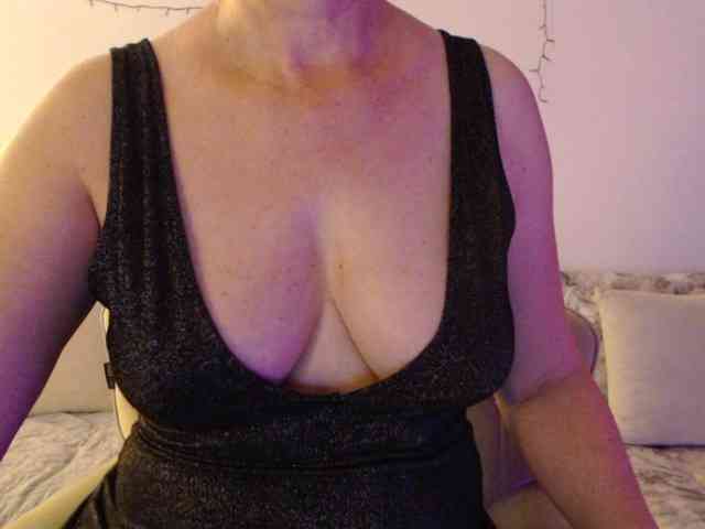 goodSnowQueen webcam