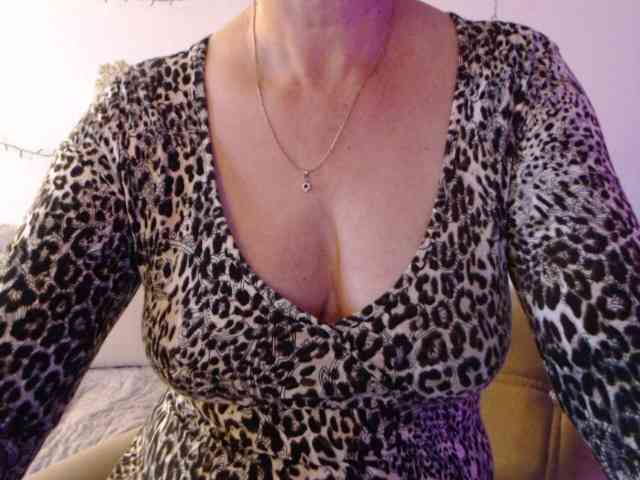 goodSnowQueen webcam