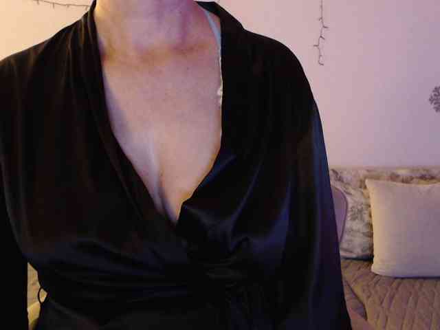 goodSnowQueen webcam