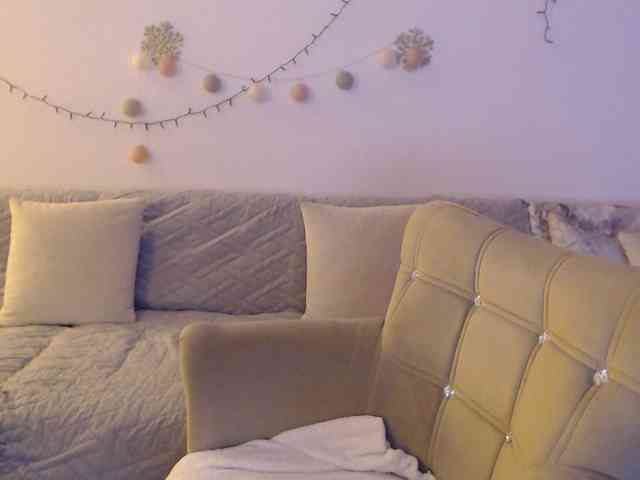 goodSnowQueen webcam