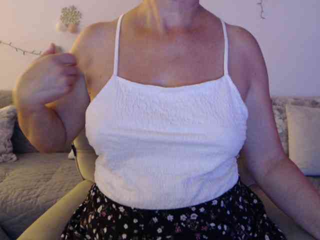 goodSnowQueen webcam