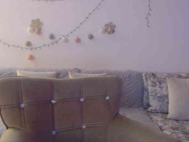 goodSnowQueen webcam