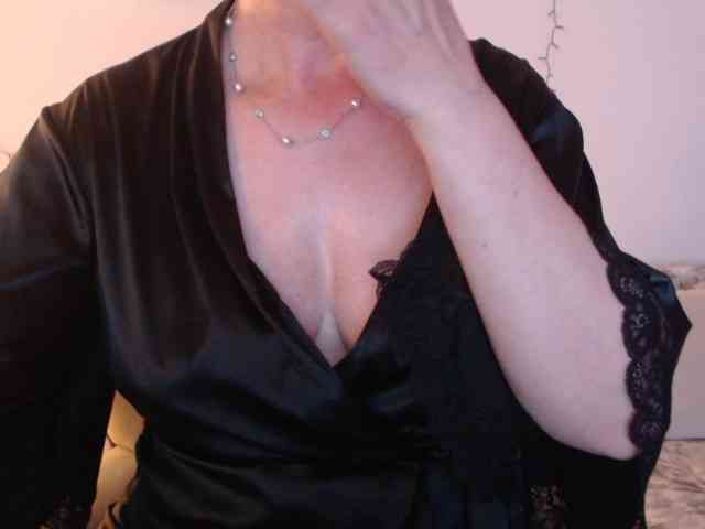 goodSnowQueen webcam