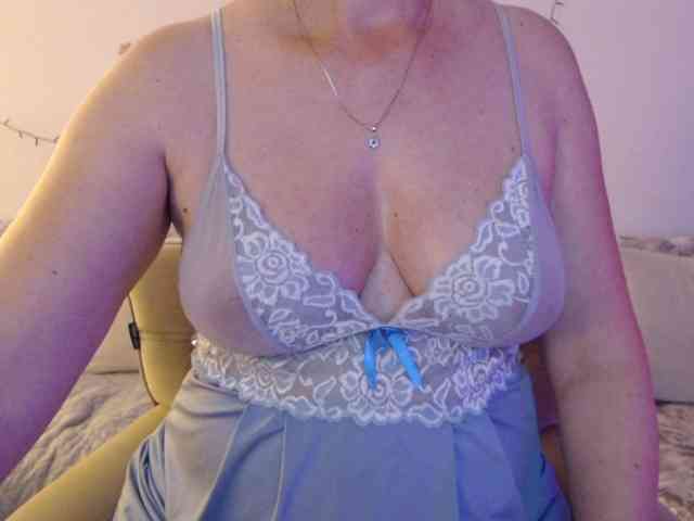 goodSnowQueen webcam