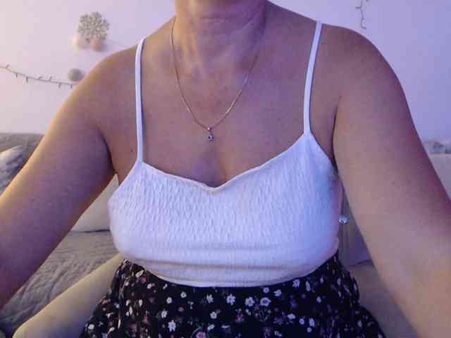 goodSnowQueen webcam