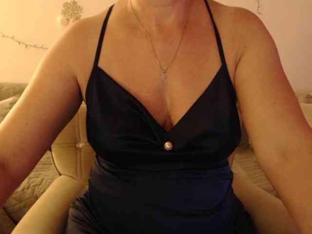 goodSnowQueen webcam