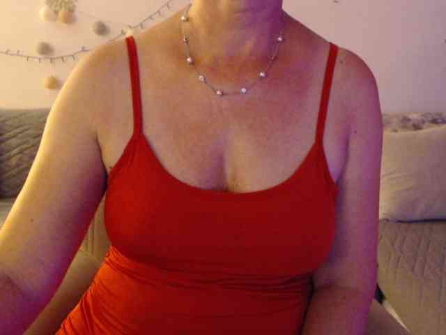 goodSnowQueen webcam