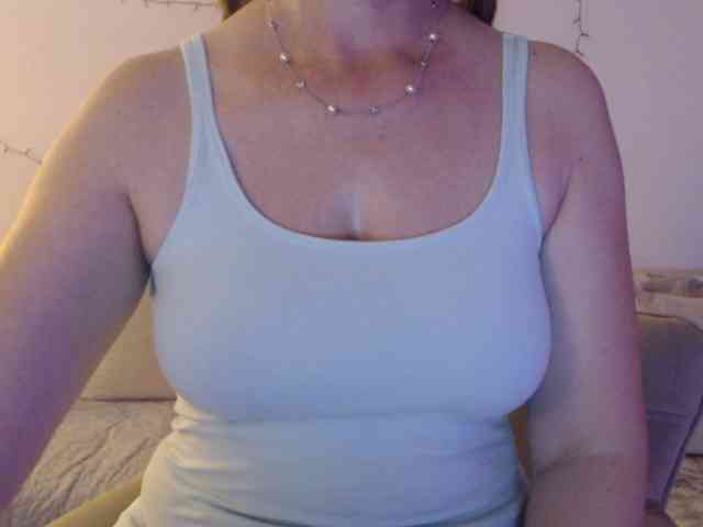 goodSnowQueen webcam