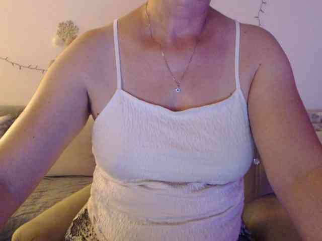 goodSnowQueen webcam