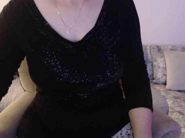 goodSnowQueen webcam
