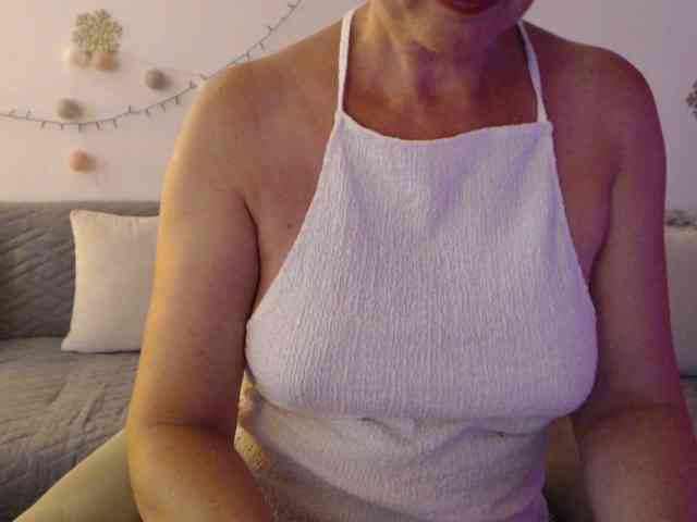 goodSnowQueen webcam