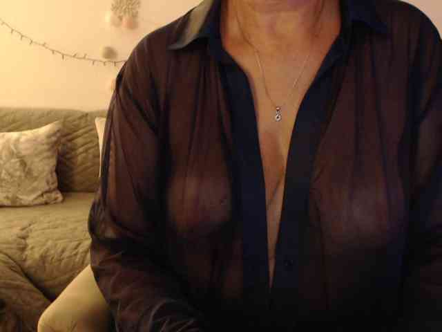 goodSnowQueen webcam