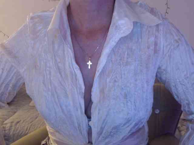 goodSnowQueen webcam