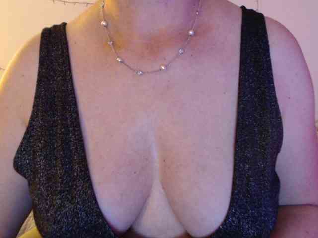 goodSnowQueen webcam