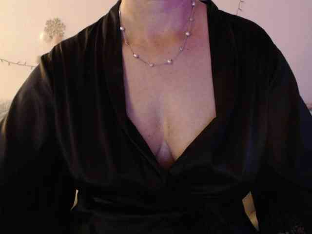 goodSnowQueen webcam