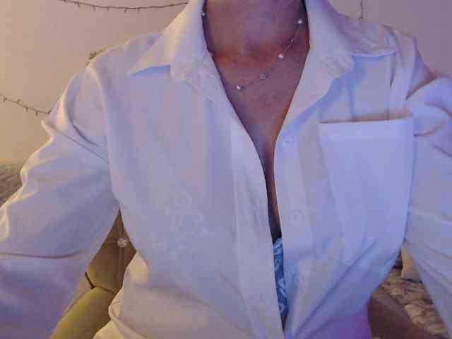 goodSnowQueen webcam