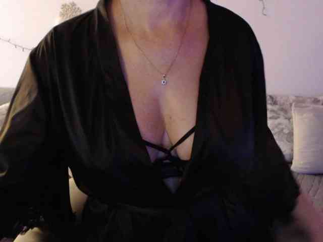 goodSnowQueen webcam