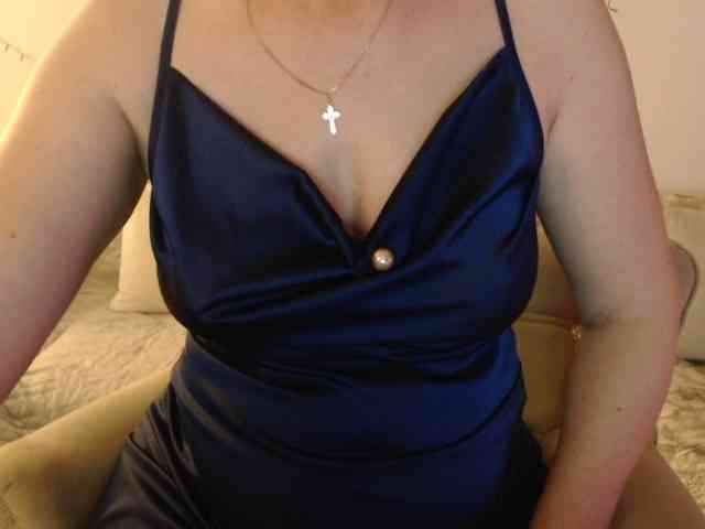 goodSnowQueen webcam