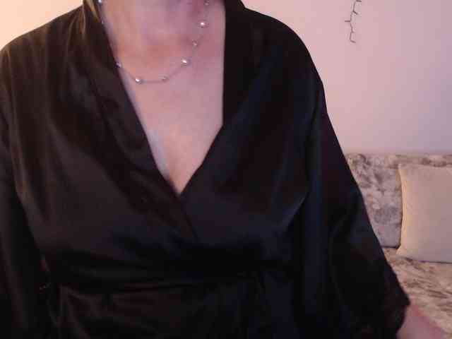 goodSnowQueen webcam