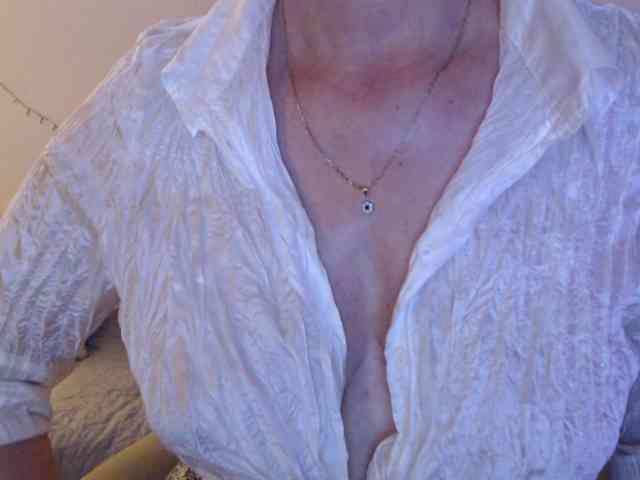 goodSnowQueen webcam