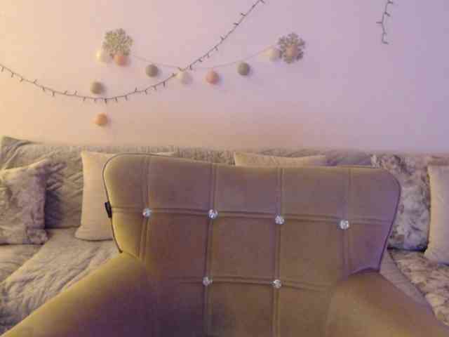 goodSnowQueen webcam