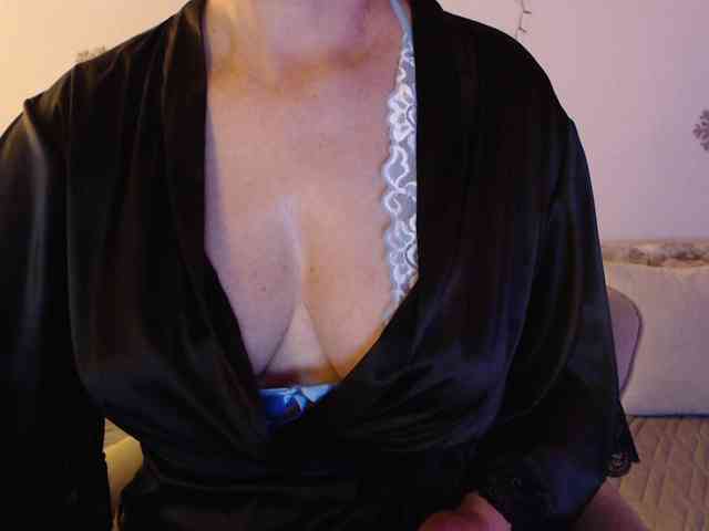 goodSnowQueen webcam