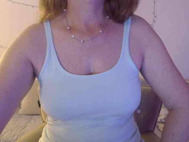 goodSnowQueen webcam