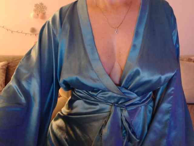 goodSnowQueen webcam