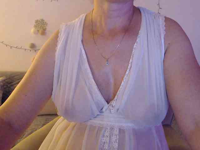 goodSnowQueen webcam