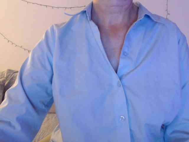 goodSnowQueen webcam