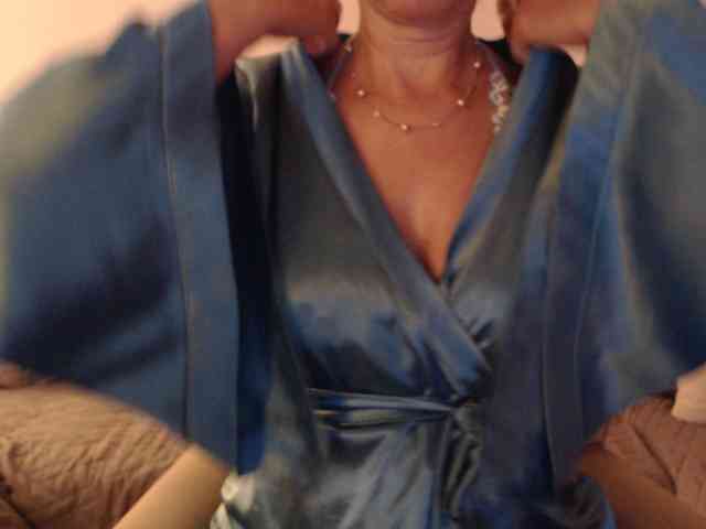 goodSnowQueen webcam