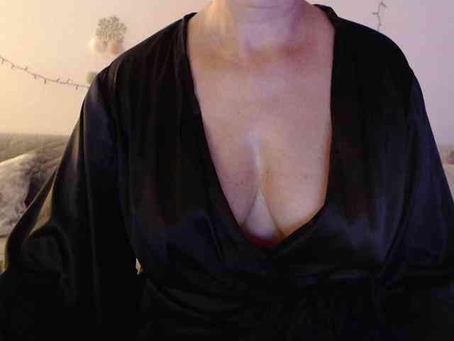 goodSnowQueen webcam