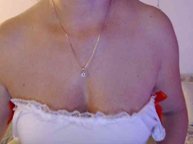 goodSnowQueen webcam