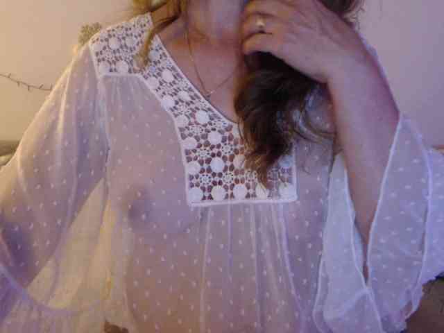 goodSnowQueen webcam