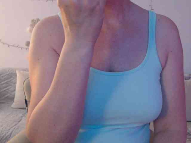 goodSnowQueen webcam