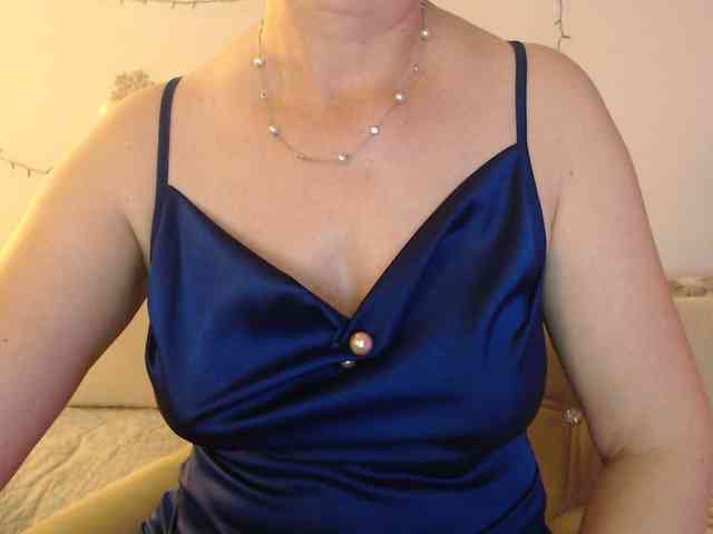 goodSnowQueen webcam