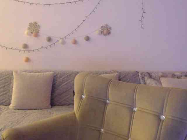 goodSnowQueen webcam