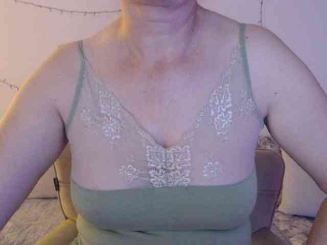 goodSnowQueen webcam