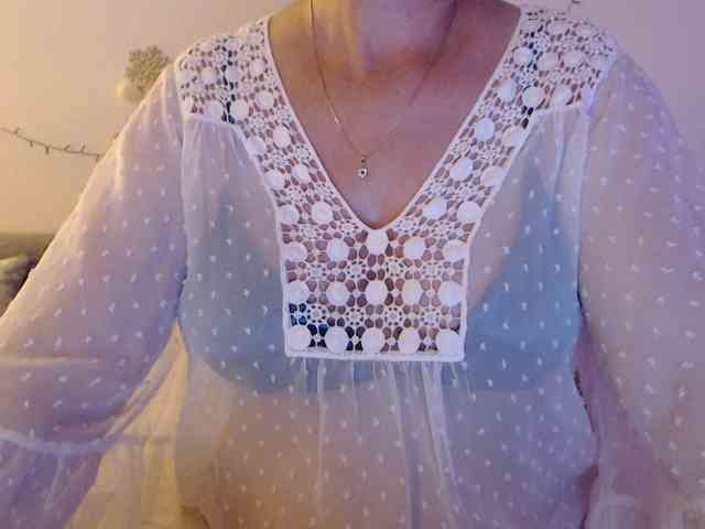 goodSnowQueen webcam