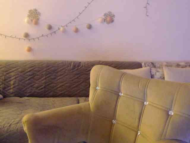 goodSnowQueen webcam