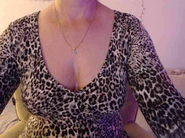 goodSnowQueen webcam
