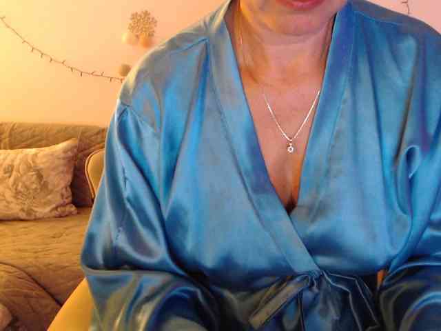 goodSnowQueen webcam