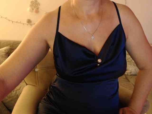 goodSnowQueen webcam