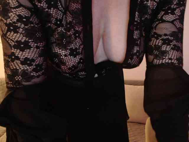 goodSnowQueen webcam